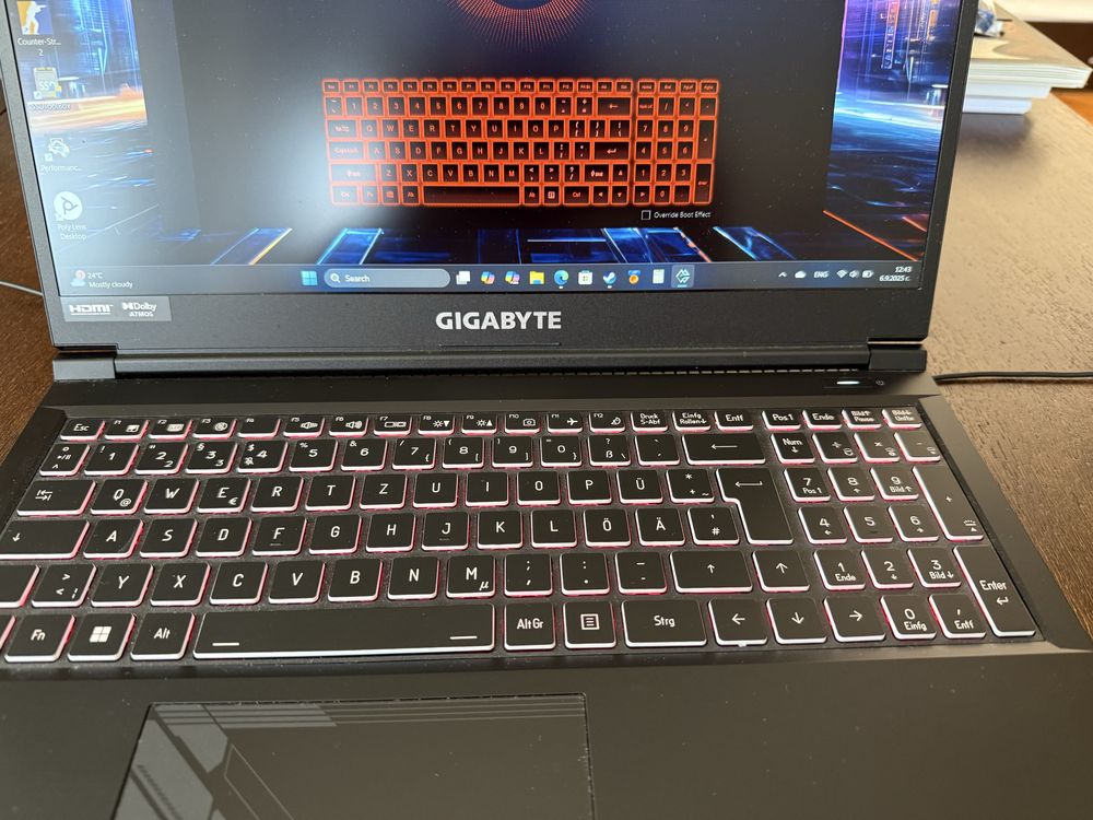 Лаптоп GIGABYTE G5 MF5 i7-13620H RTX 4050 32GB DDR5 1TB WIN11