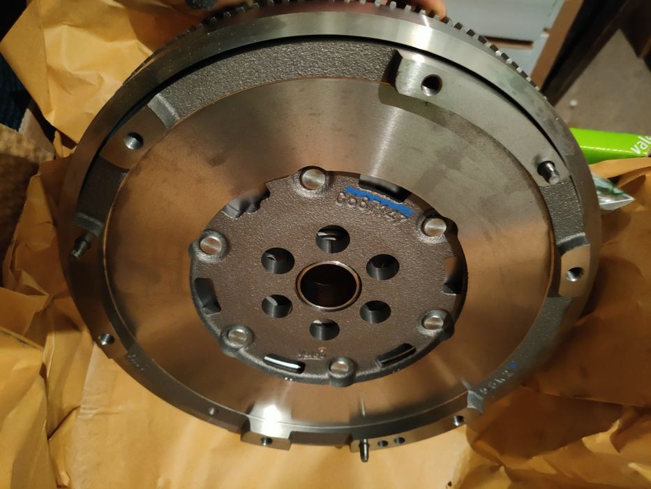 Vând ambreiaj cu volanta masa dubla Peugeot Citroen 1.5/1.6 837081