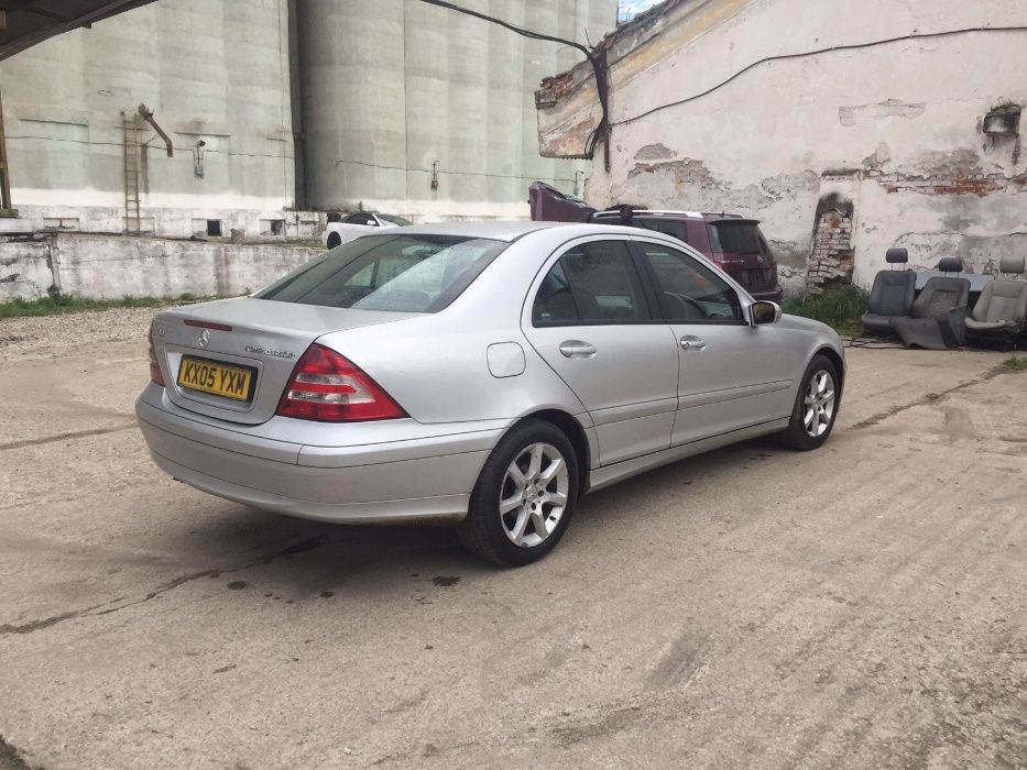 Dezmembrez mercedes c class c203 c204 c205 clk 209 toate motorizarile