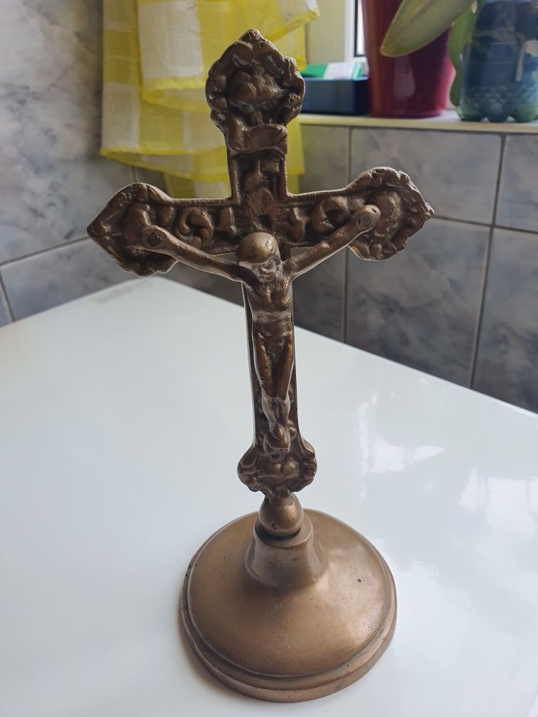 Vând cruce din bronz