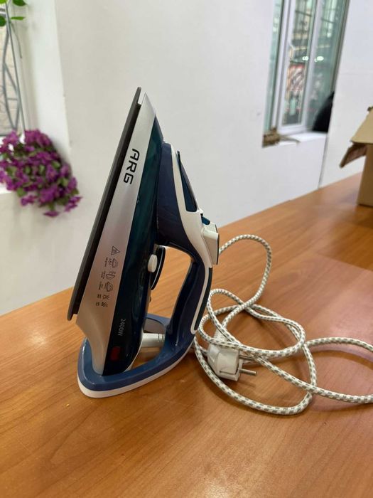 Утюг почти новый