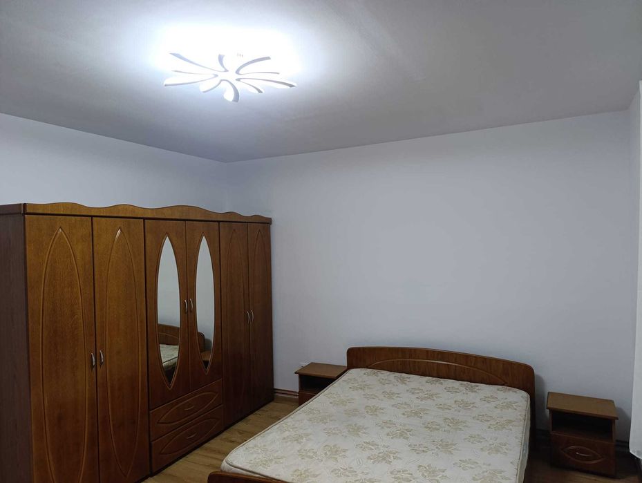 Apartament 2 camere decomandate de închiriat