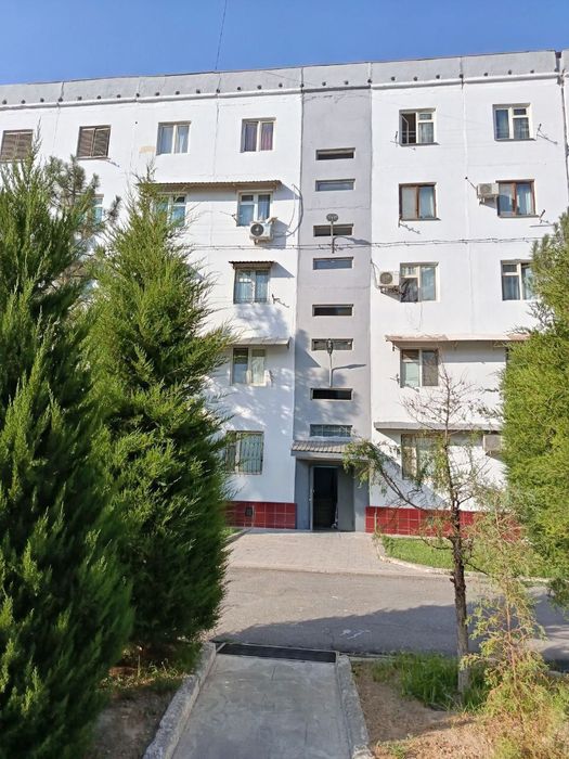 Юнусабад 19 квартал. Продается квартира  3/5/5