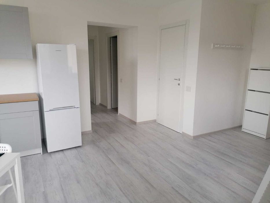 apartament 3 camere de inchiriat