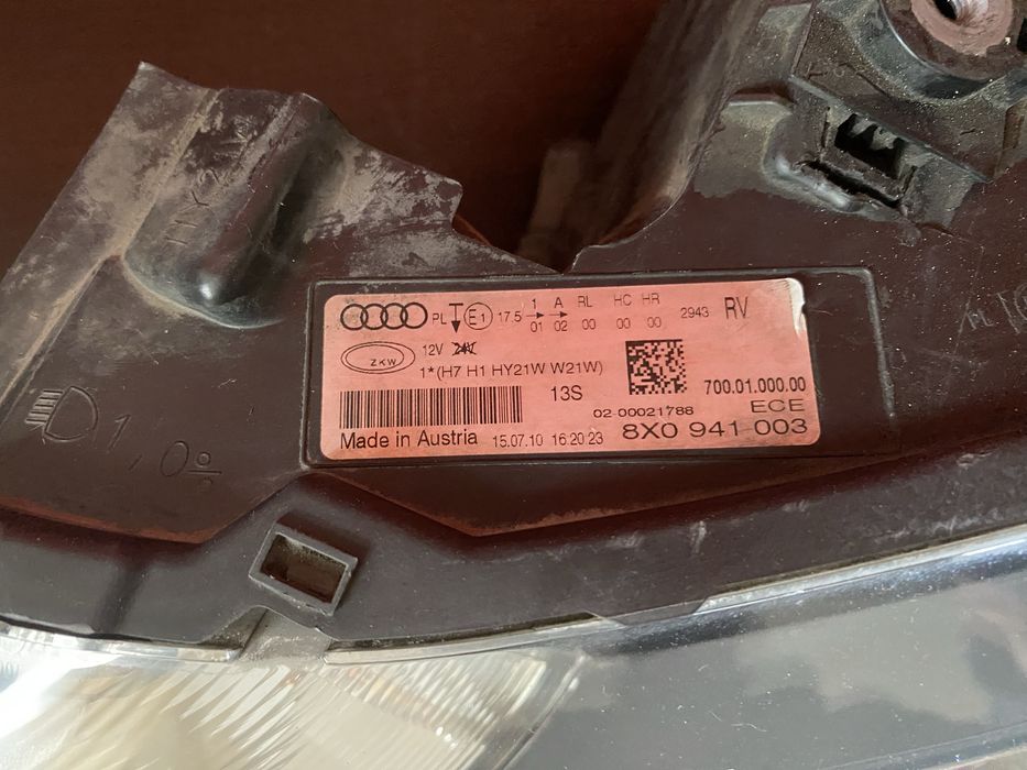 Far stanga halogen Audi A1 an 2010-2015