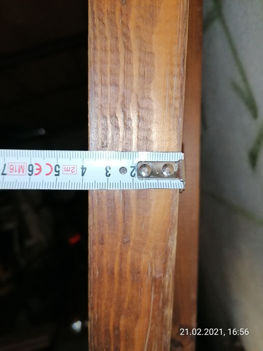 Ușa din masiv, brad