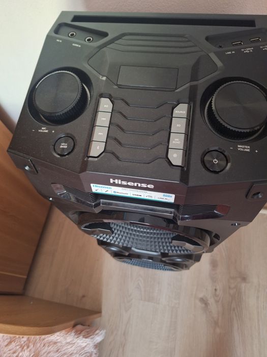 Boxa cu alimentare la priza Hisense