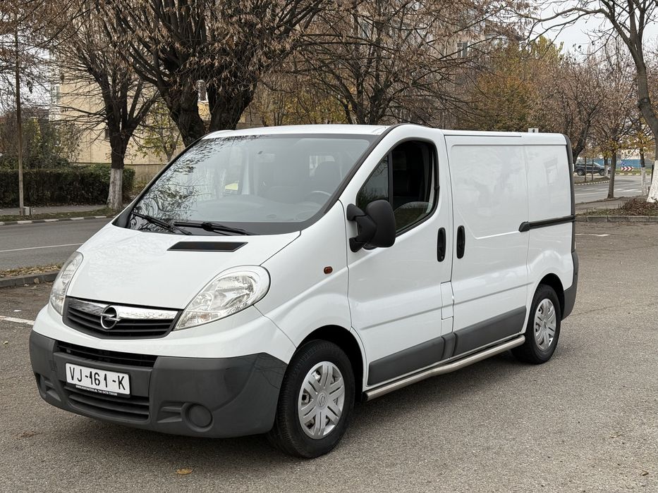Opel Vivaro Renault Trafic 2.0 Cdti Euro 5 cu 3 Locuri si Marfa