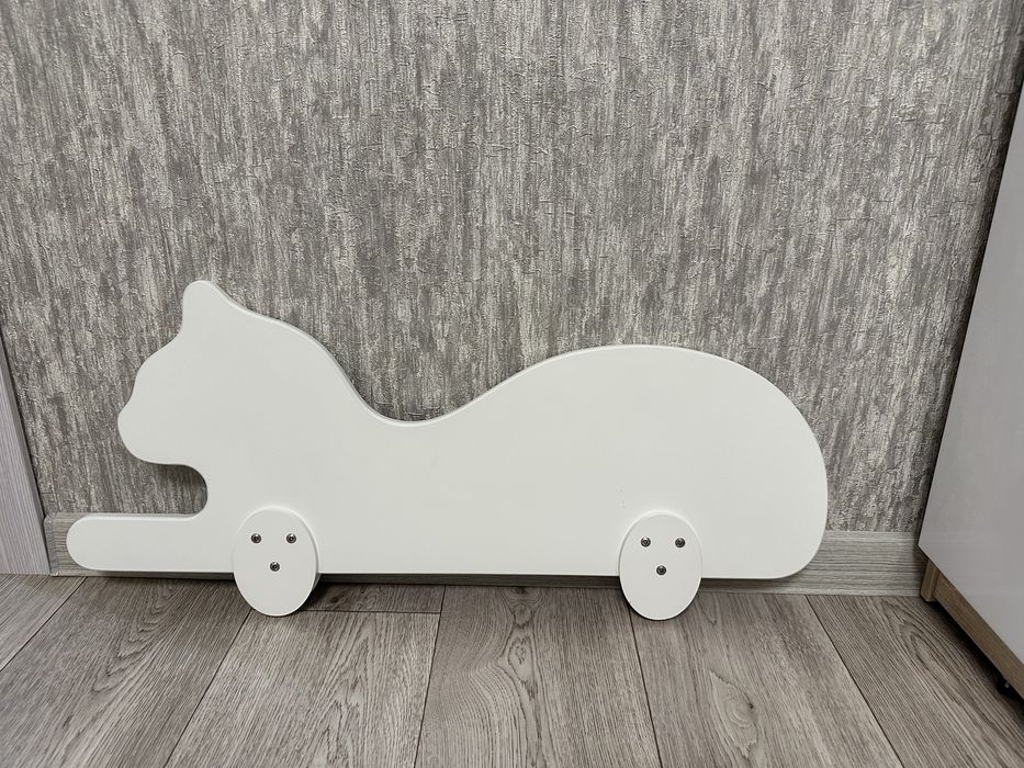 Бортик на кровать