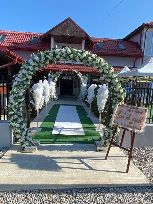 Inchiriere Corturi si aranjamente florale. Servicii Catering