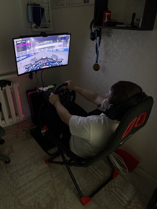 Кокпит для симрейсинга