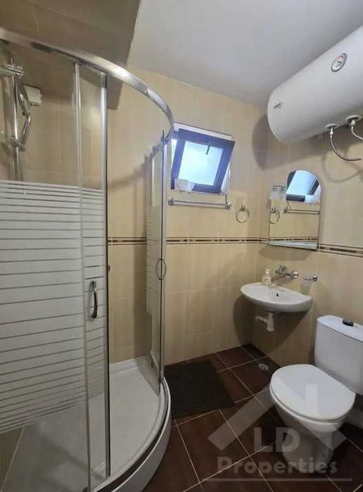 Двустаен апартамент в комплекс на втора линия от морето в р-н Кабакум