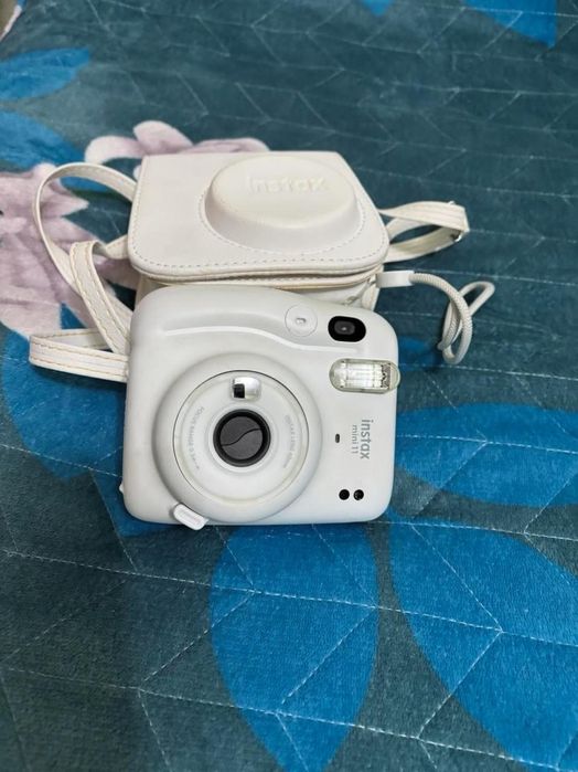 Полароид instax mini 11