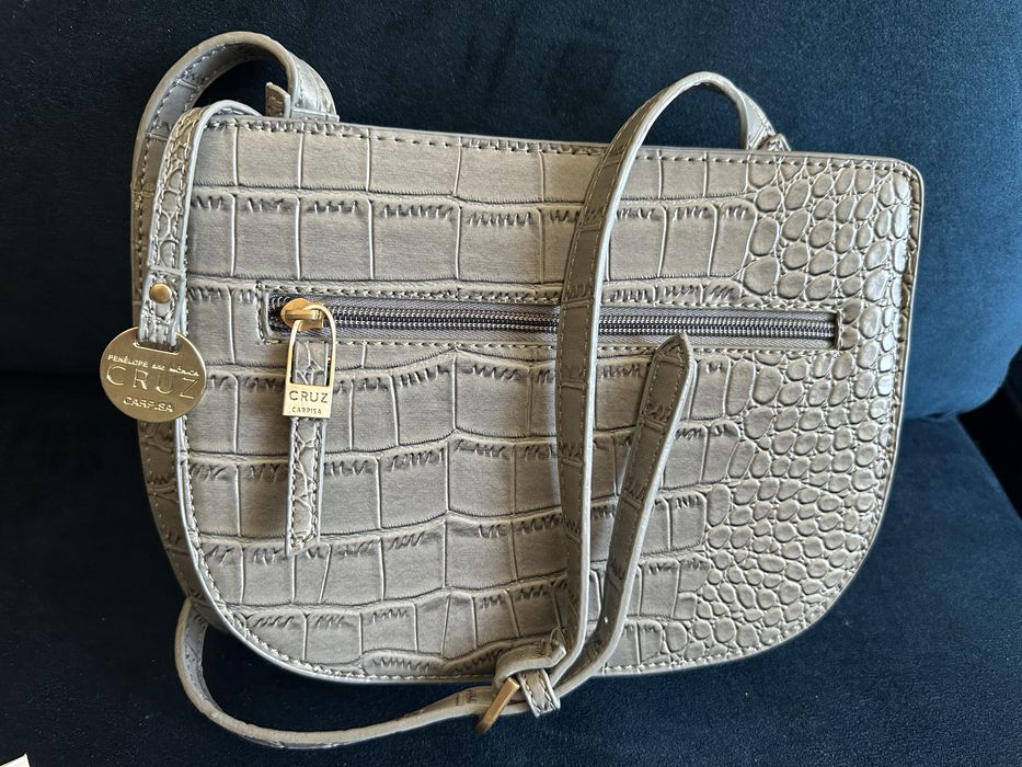 Дамска чанта Carpisa серия Penelope and Monica CRUZ