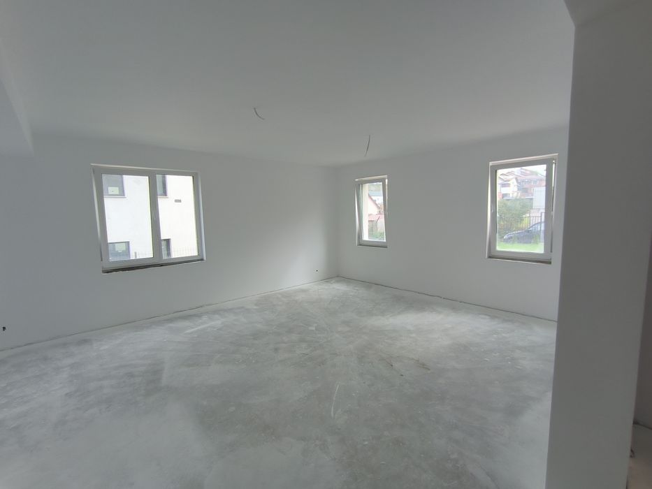 PROPRIETAR vând casă individuală în Dezmir, 172 mp utili, 440 teren