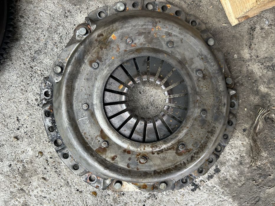 Скоростна кутия и комплект съединител с маховик за бмв е39 2.0 бензин