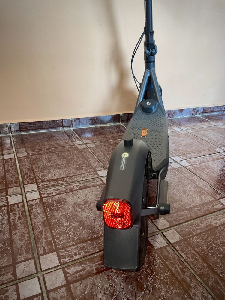Ел Тротинетка Segway Ninebot F2 E