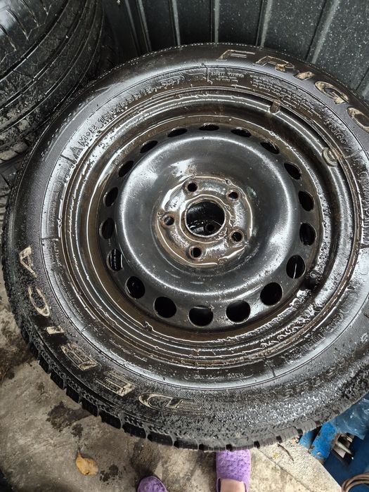 Vând roti R15 din tablă și jante aliaj R14