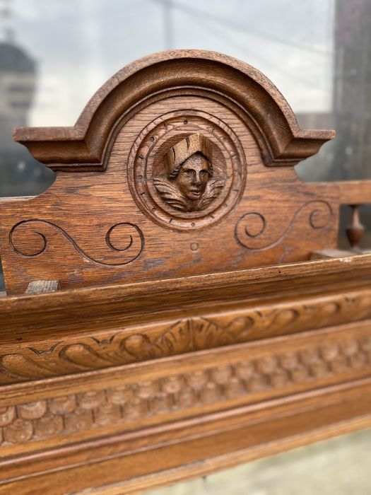 Антично дървено огледало с ръчна дърворезба