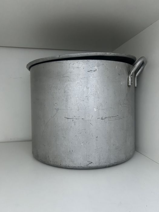 Продам толстостенную алюминиевую  советскую кастрюлю