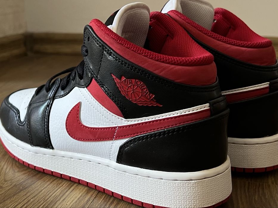 Air Jordan 1 Mid…produs original