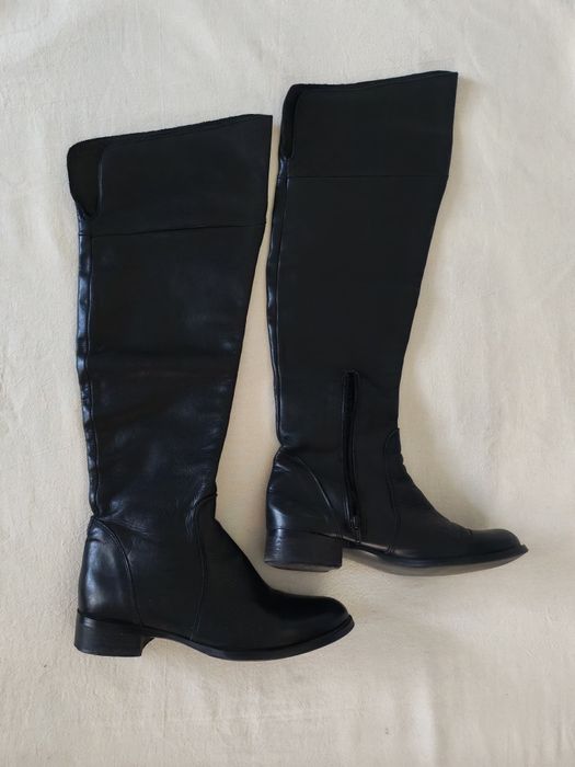 Сапоги Италия зимние и деми. Кожа натуральная в отличном состоянии.