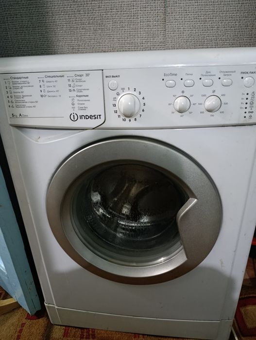 Продам стиральную машину б/у Индезит ( 5 кг)