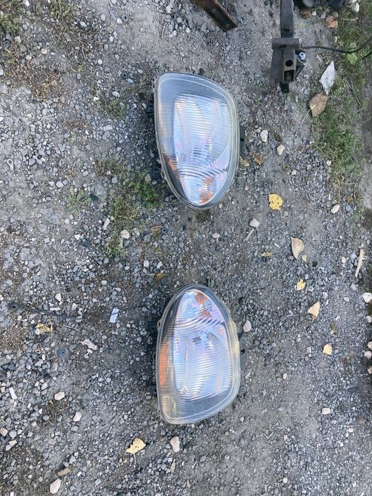 Десен фар за Рено Клио 2