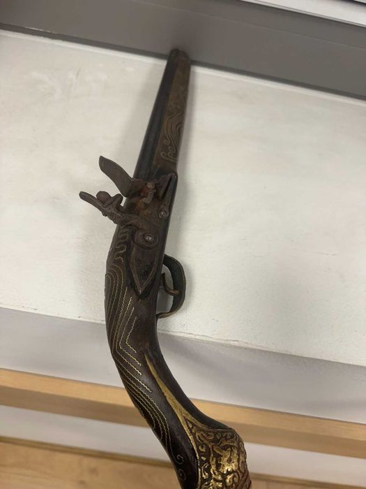 Пищов - Револвер - Пистолет