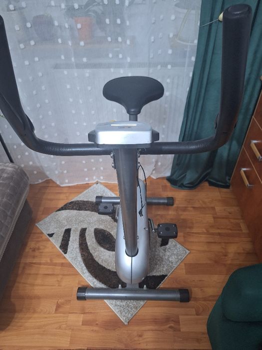 Vând bicicleta fitness
