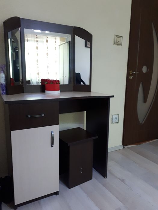 Închiriez apartament