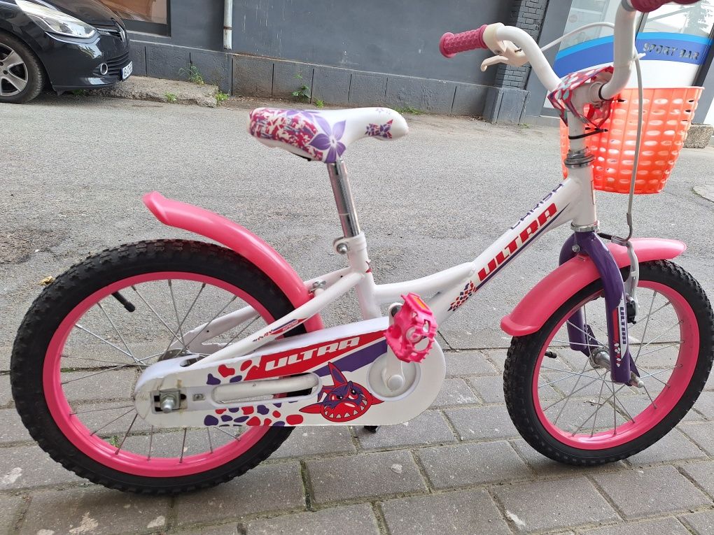Vând bicicletă de fetiță