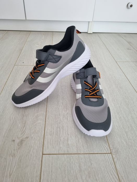 Кроссовки новые р.41