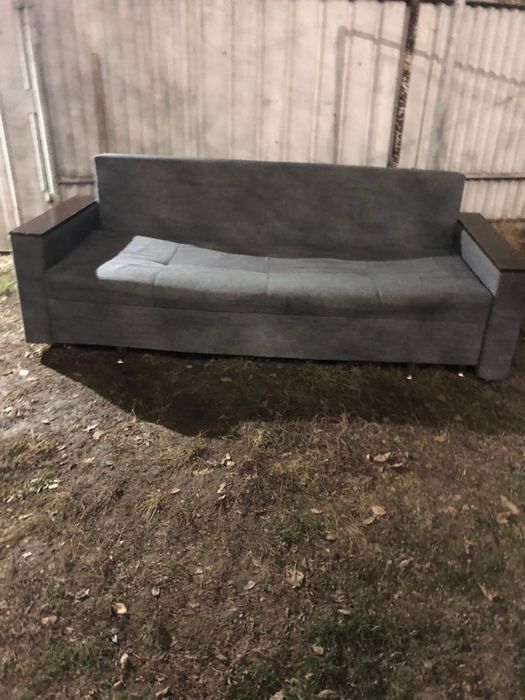 Продам диван б/у.