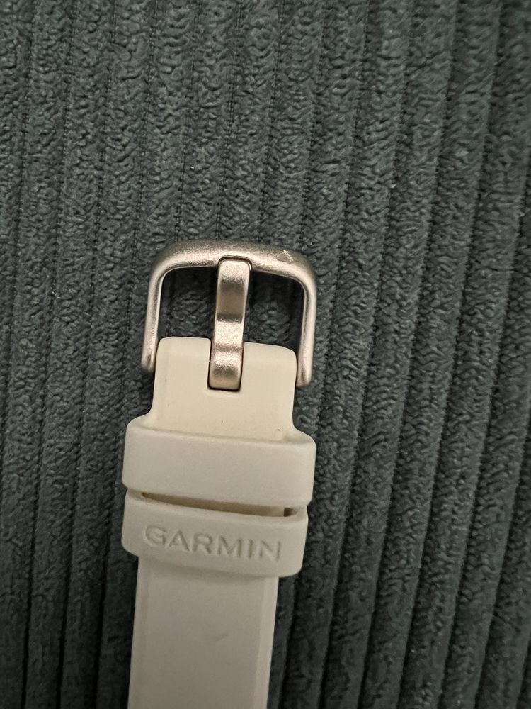Часовник Garmin Lily 2