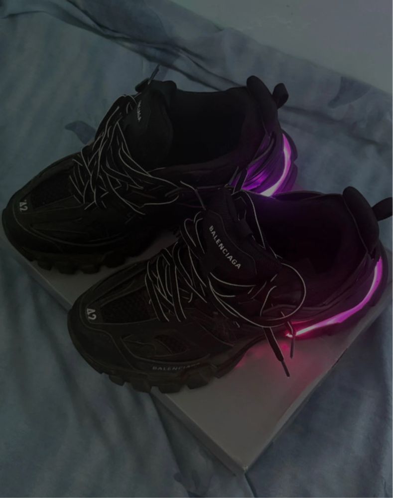 Balenciaga track led