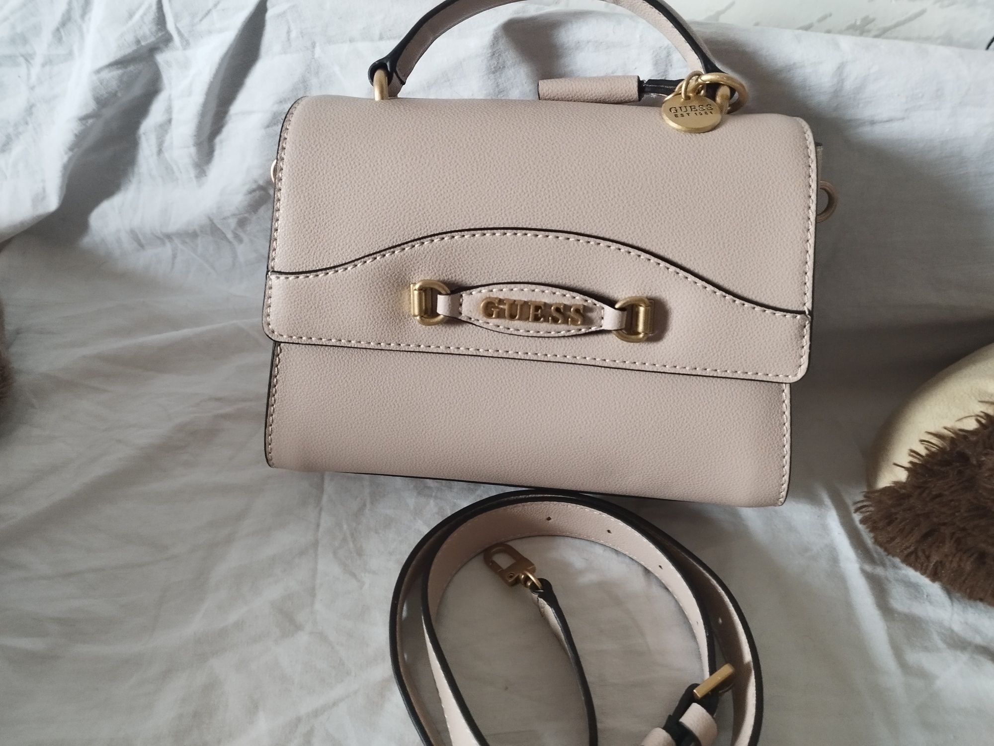Нова Чанта Guess