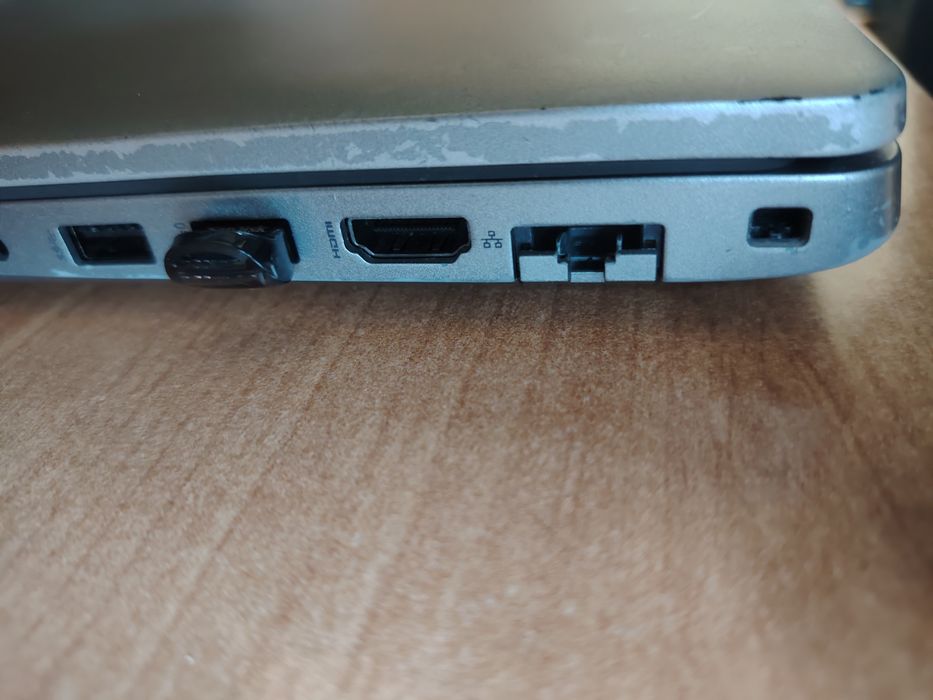 Лаптоп Dell Latitude 5521, i7 (8 ядра/16 нишки), 32GB RAM, 1 TB NVMe
