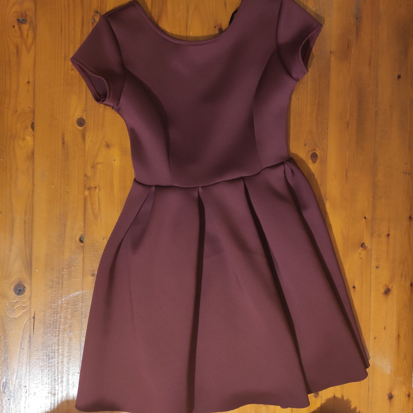Официална рокля цвят бордо