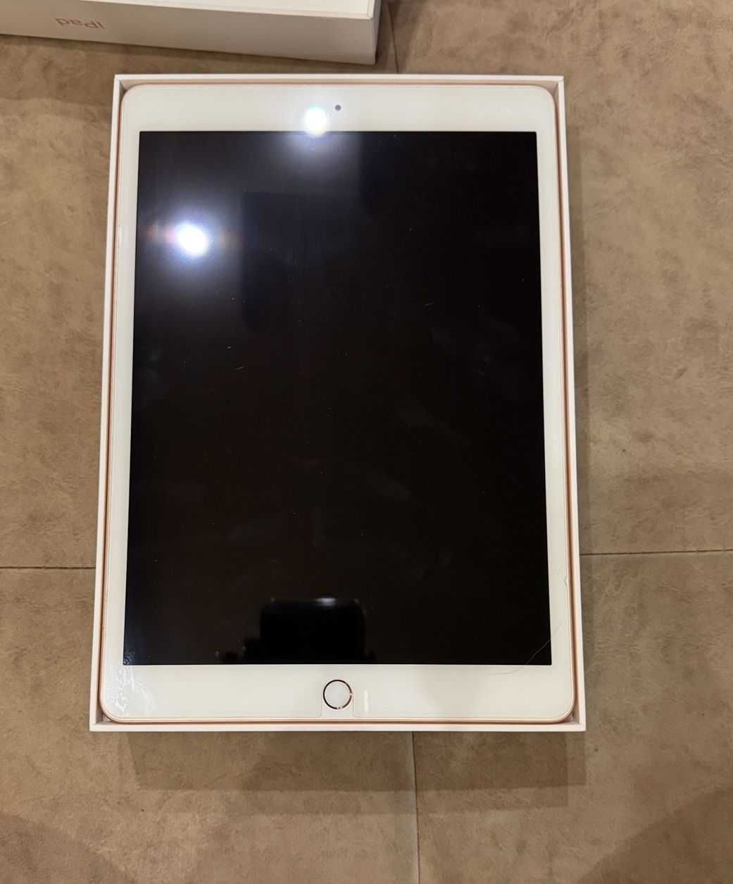 Продам айпад 8-го поколения,в хорошем состоянии,32GB