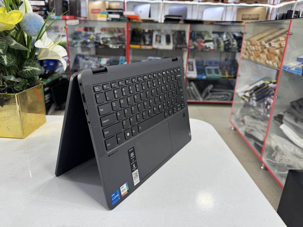 lenovo flex x360 i5-1235U 8/512 sensorlik ideal 27 kun ishlatilgan