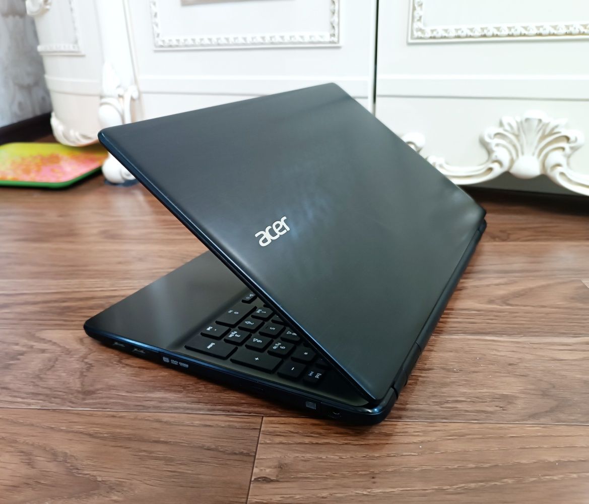 Notebook ACER WINDOWS 10 в хорошем состоянии.