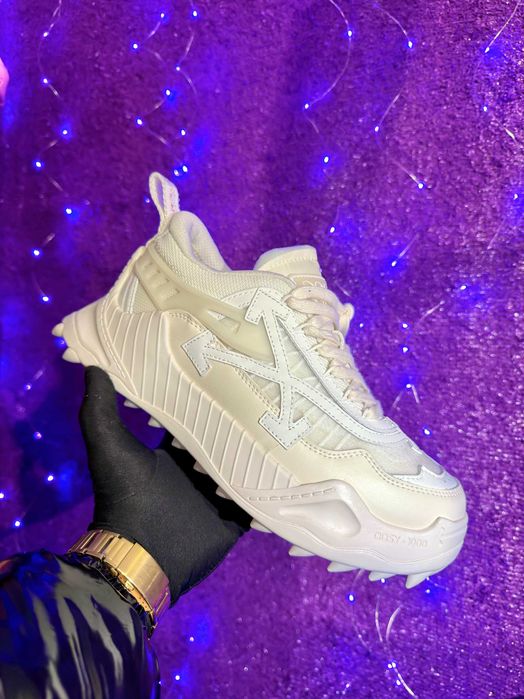 OffWhite Odsy Orice Model