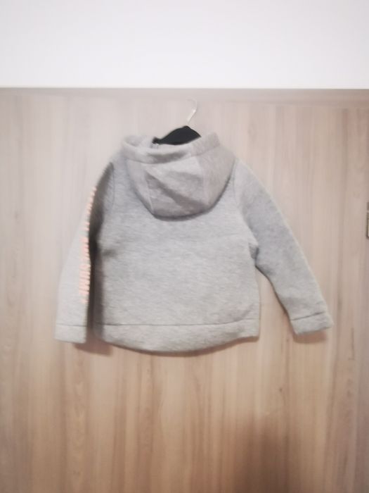 Bluza Zara pentru fetite 3-4 ani.