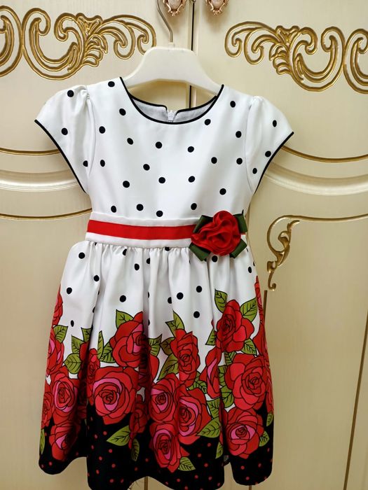 Продам платье для девочки.