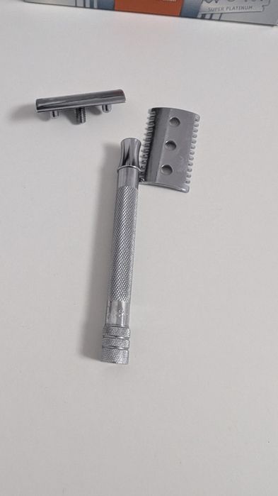 Vând aparat de bărbierit Merkur 25C