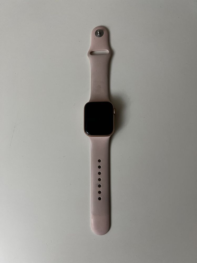 Apple watch se часы