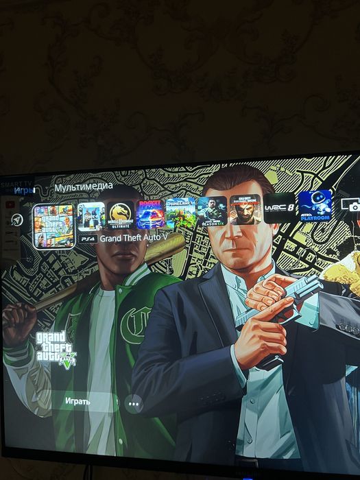 Play Station 5 дисководом состояние новая 2 джойстика 8 игры