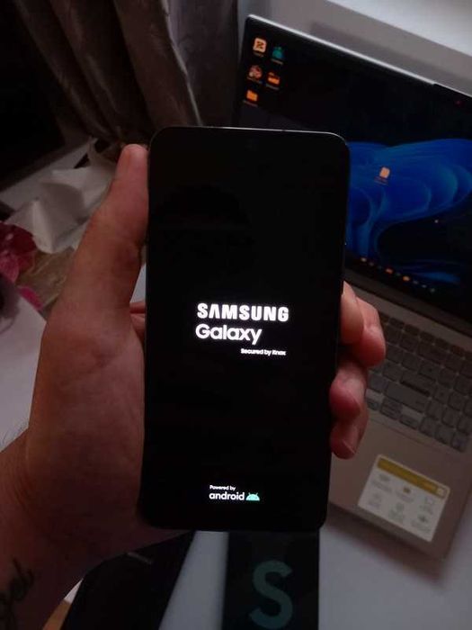 Pentru piese sau reparare - samsung s22 5g impecabil.