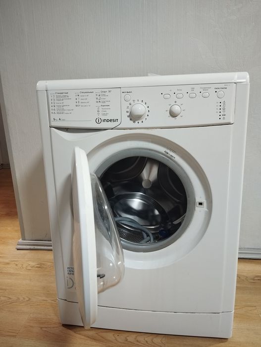 Продается стиральная машинка/Индезит/В хорошем состоянии.Б/У